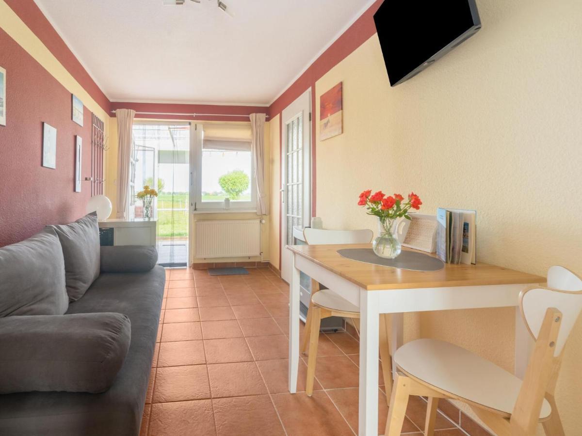 Beautiful Bungalow In Poel Near The Beach Fahrdorf  Exteriör bild