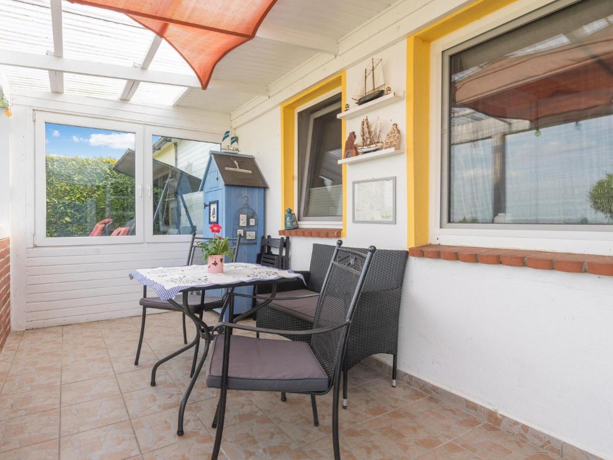 Beautiful Bungalow In Poel Near The Beach Fahrdorf  Exteriör bild