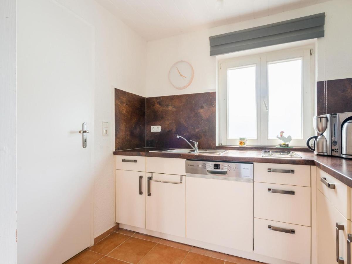 Beautiful Bungalow In Poel Near The Beach Fahrdorf  Exteriör bild