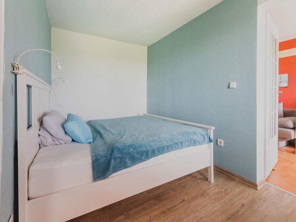 Beautiful Bungalow In Poel Near The Beach Fahrdorf  Exteriör bild