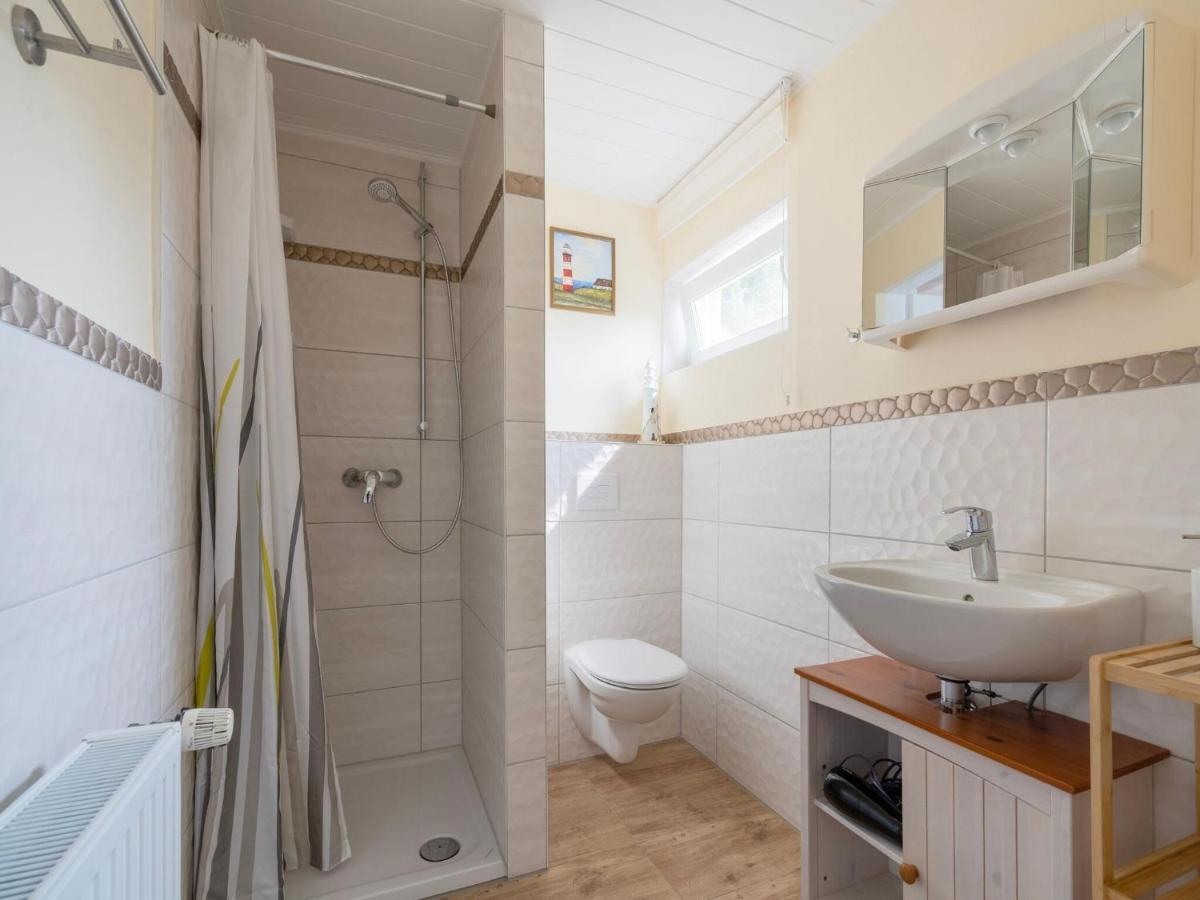Beautiful Bungalow In Poel Near The Beach Fahrdorf  Exteriör bild