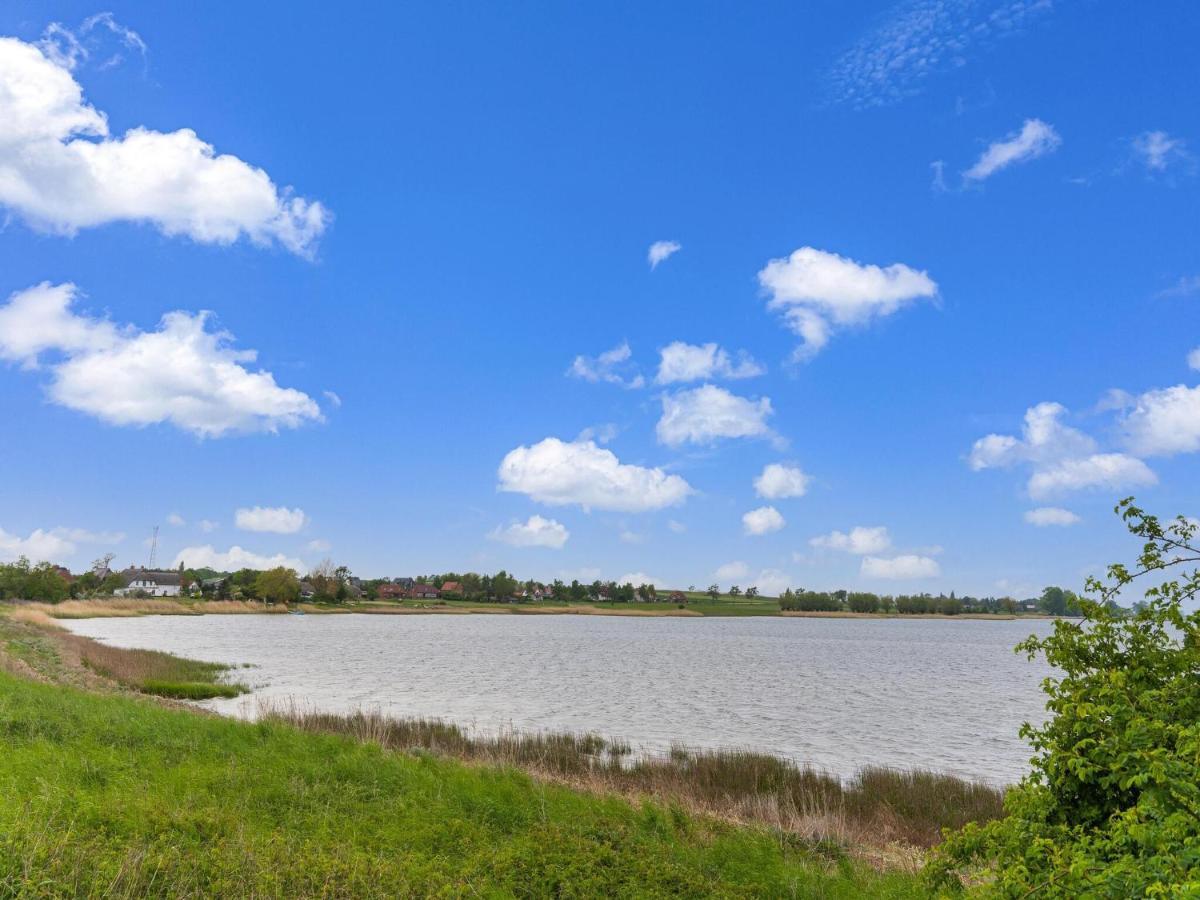 Beautiful Bungalow In Poel Near The Beach Fahrdorf  Exteriör bild
