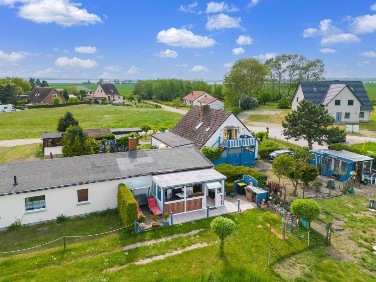 Beautiful Bungalow In Poel Near The Beach Fahrdorf  Exteriör bild