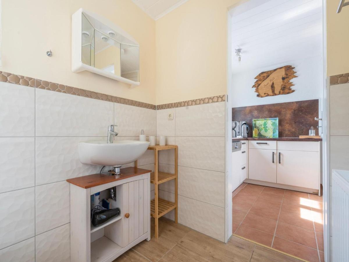 Beautiful Bungalow In Poel Near The Beach Fahrdorf  Exteriör bild