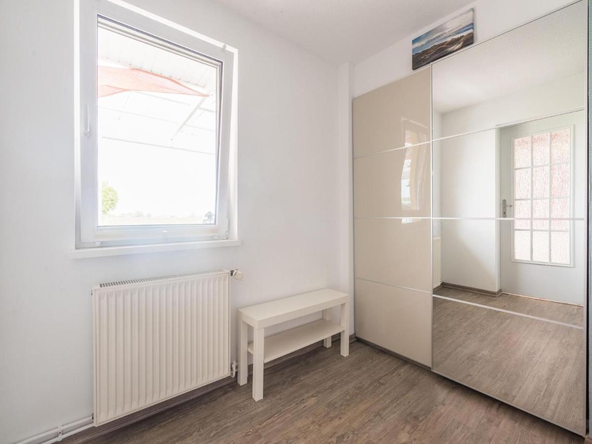 Beautiful Bungalow In Poel Near The Beach Fahrdorf  Exteriör bild