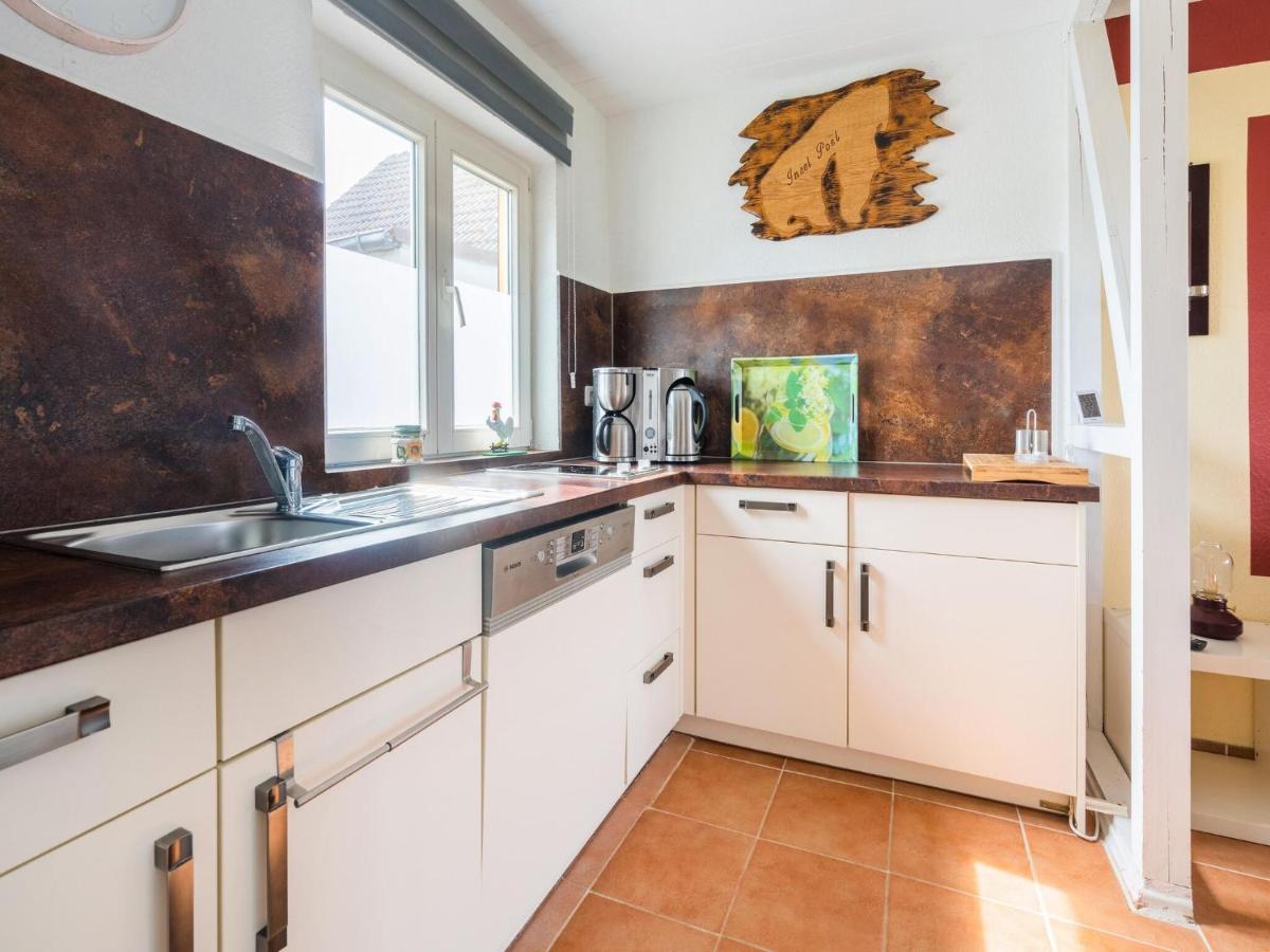 Beautiful Bungalow In Poel Near The Beach Fahrdorf  Exteriör bild